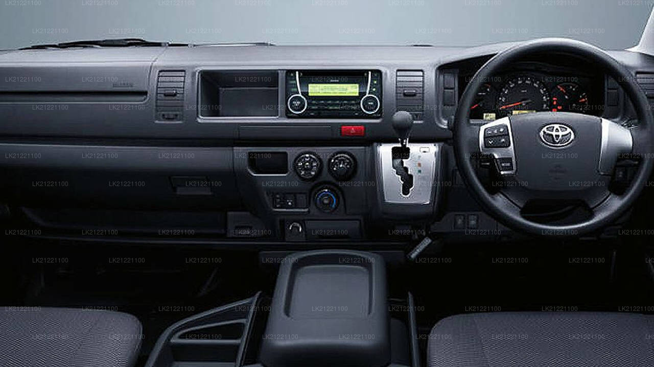 丰田 雷吉乌斯 标准厢式货车(自驾)