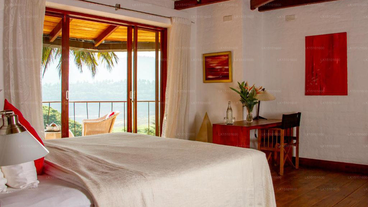 三角梅度假村, 康提