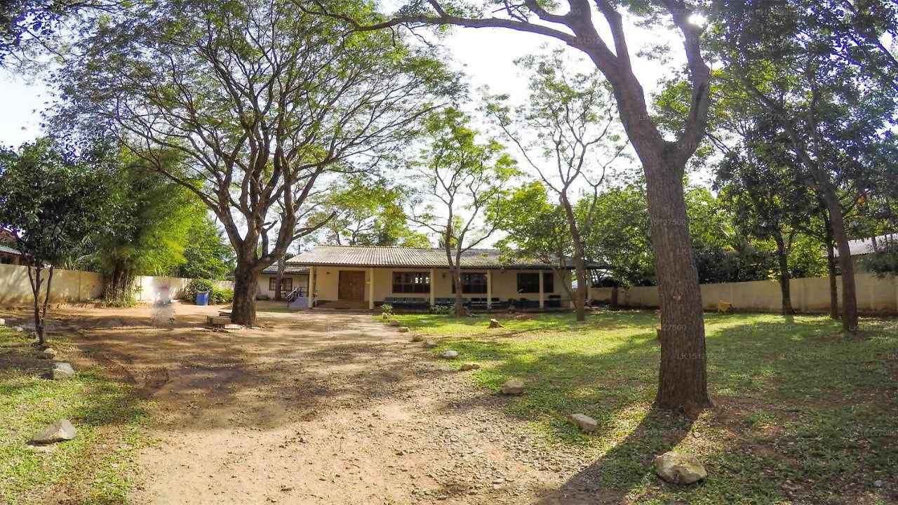 De Olifant Holiday Bungalow,  Udawalawe