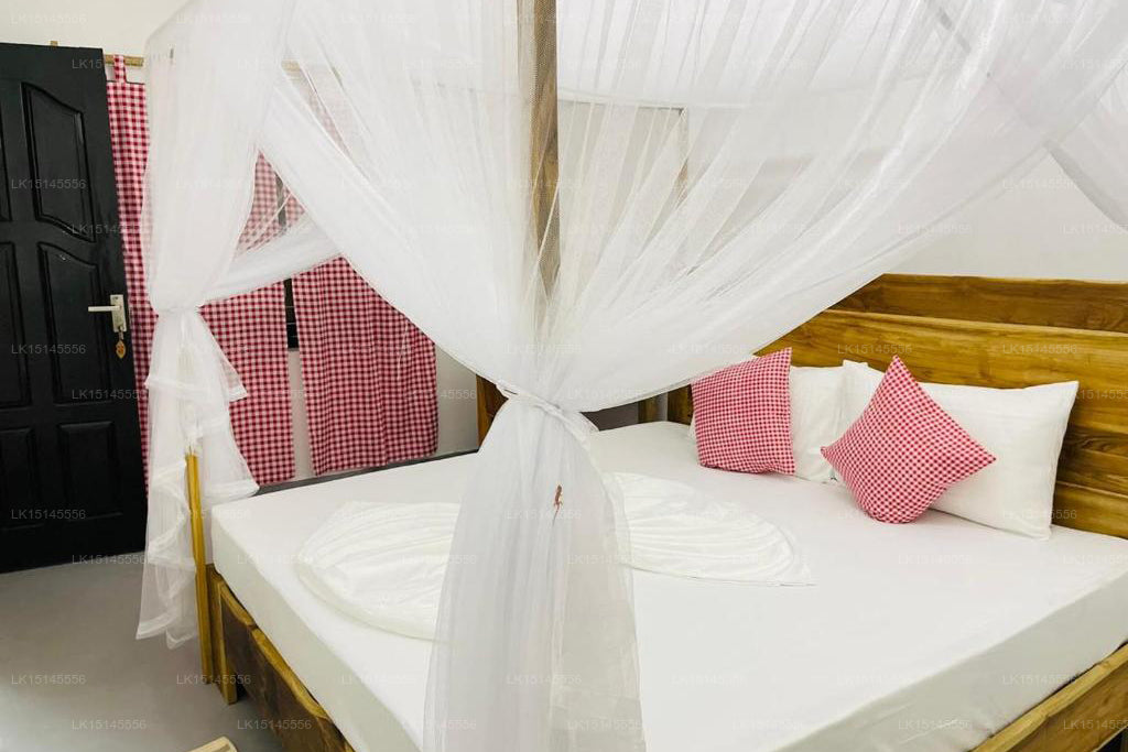 瑞士之吻海滩度假村，亭可马里