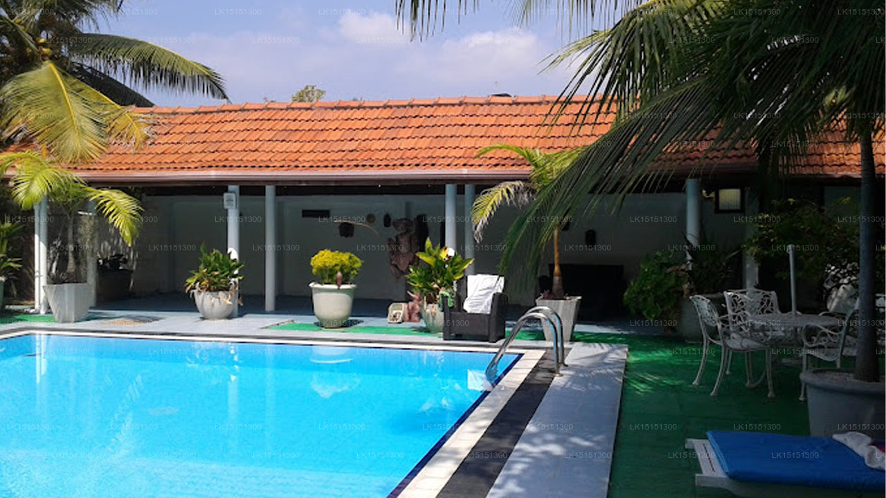 Villa Suriyagaha, Waikkal