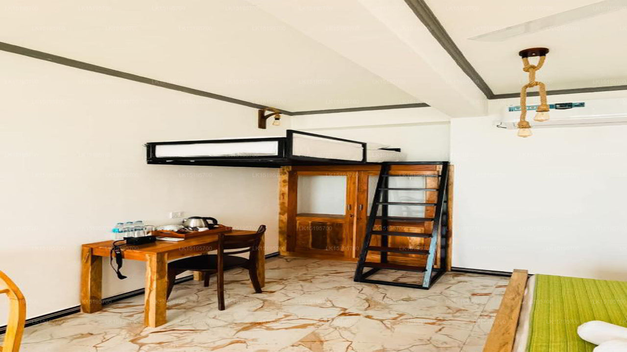 Coral Beach Hotel, Mirissa