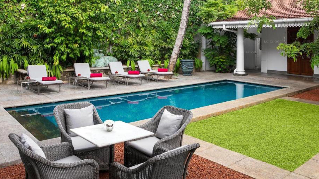 Maniumpathy Hotel, Colombo