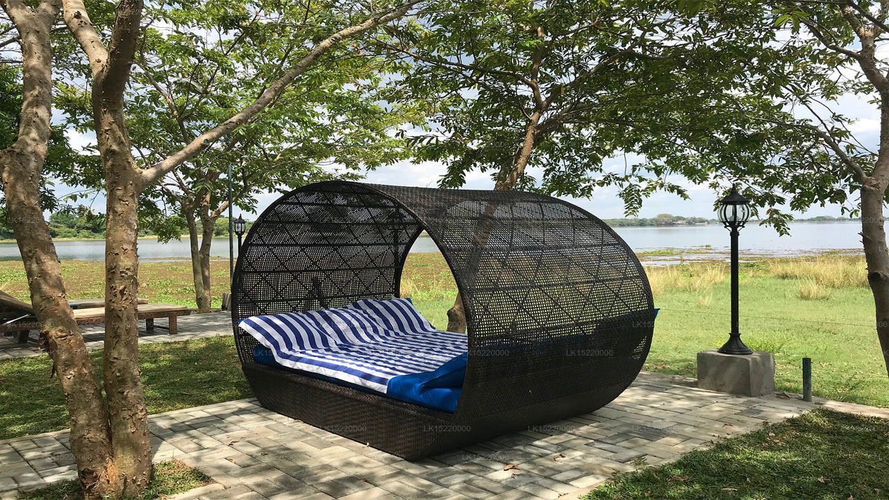 湖畔公园酒店，波隆纳鲁瓦