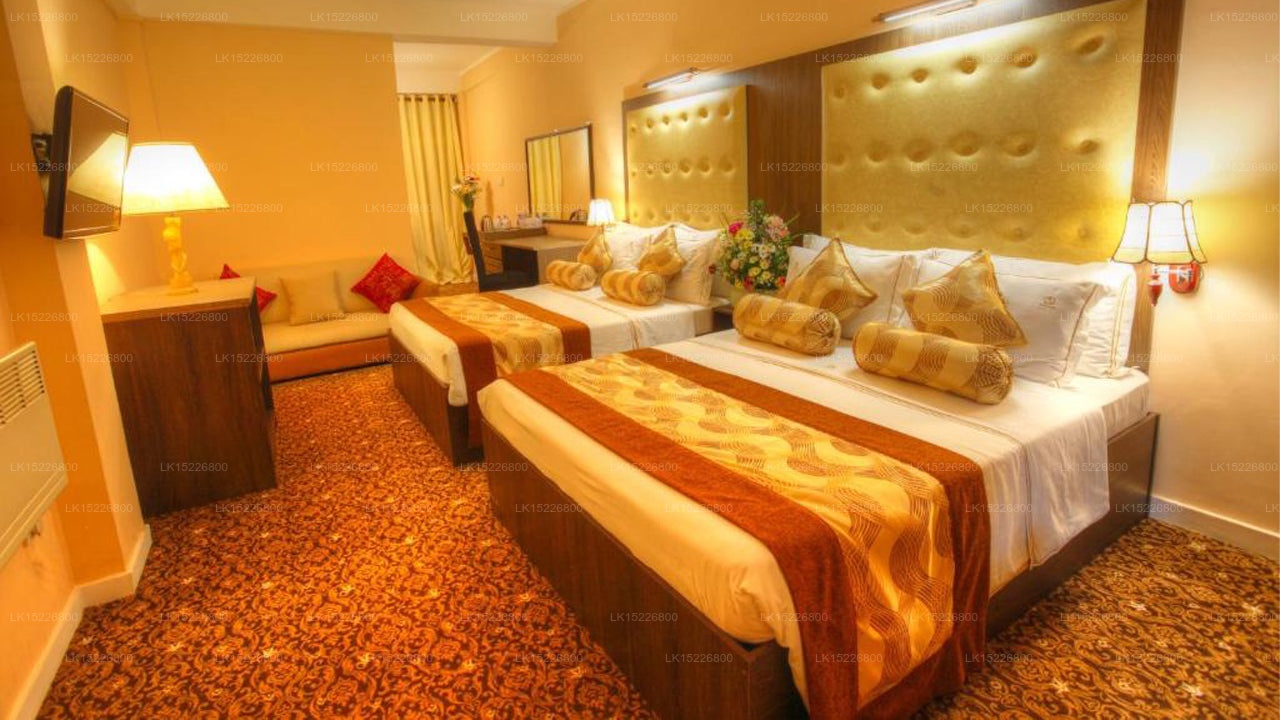 The Queeensburry City Hotel, Nuwara Eliya
