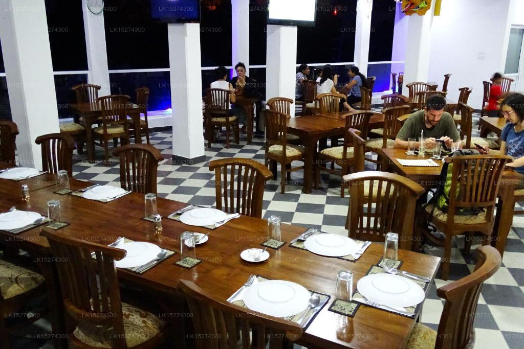 康提至尊酒店, 康提