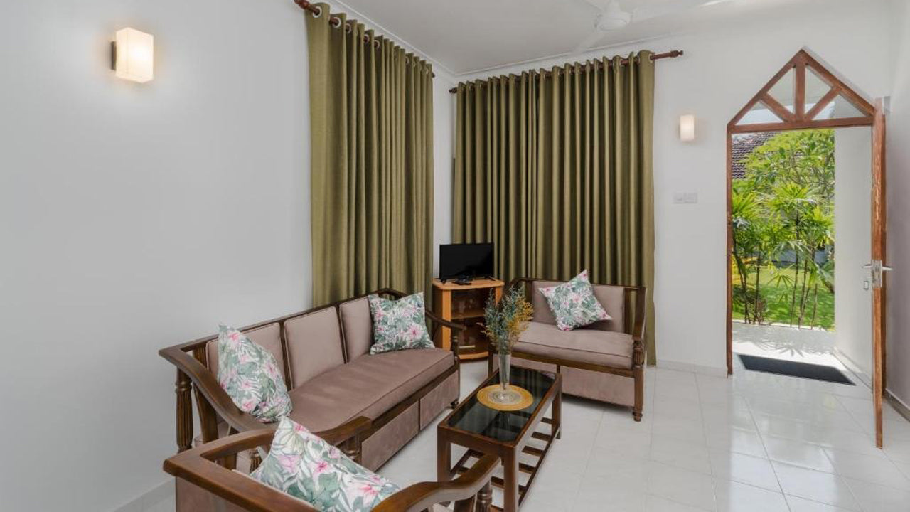 Paradise Holidays, Bambalapitiya