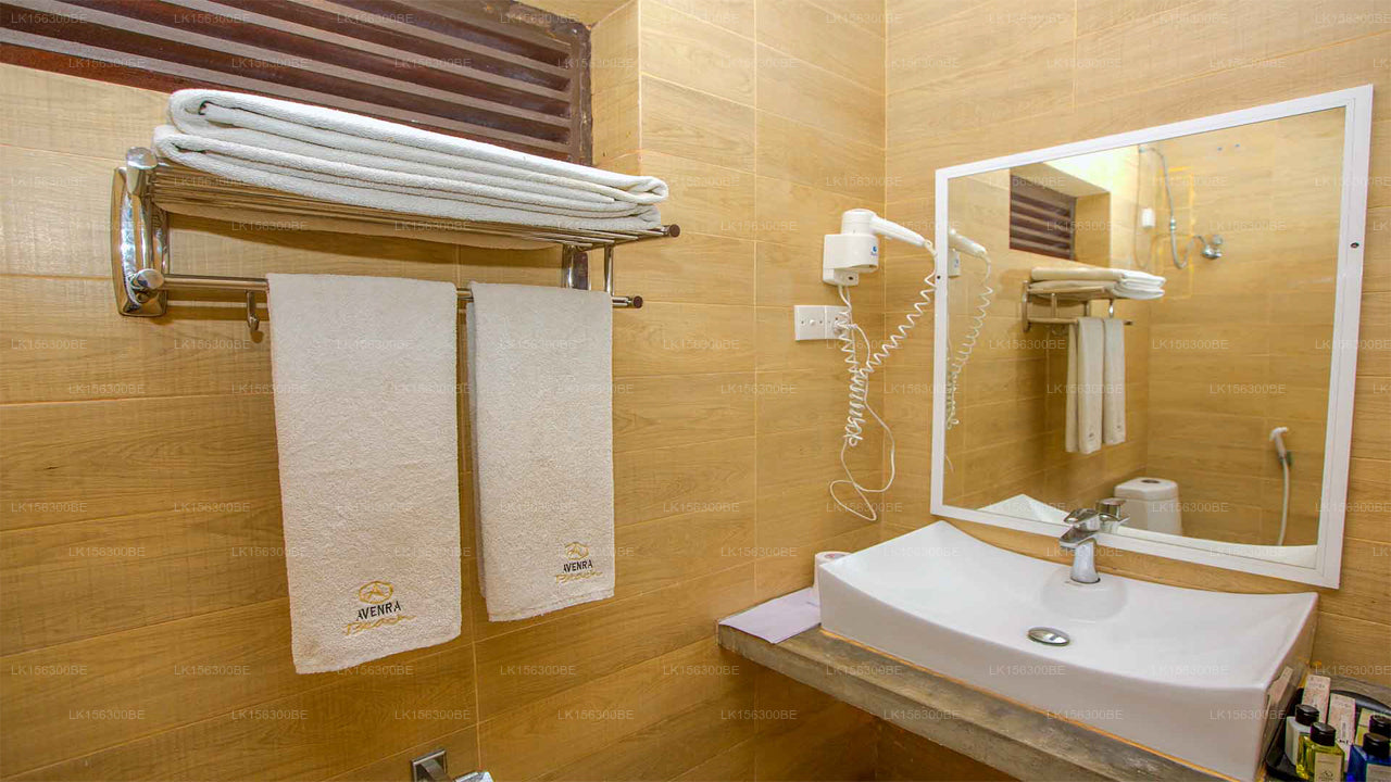 Avenra Beach, Hikkaduwa