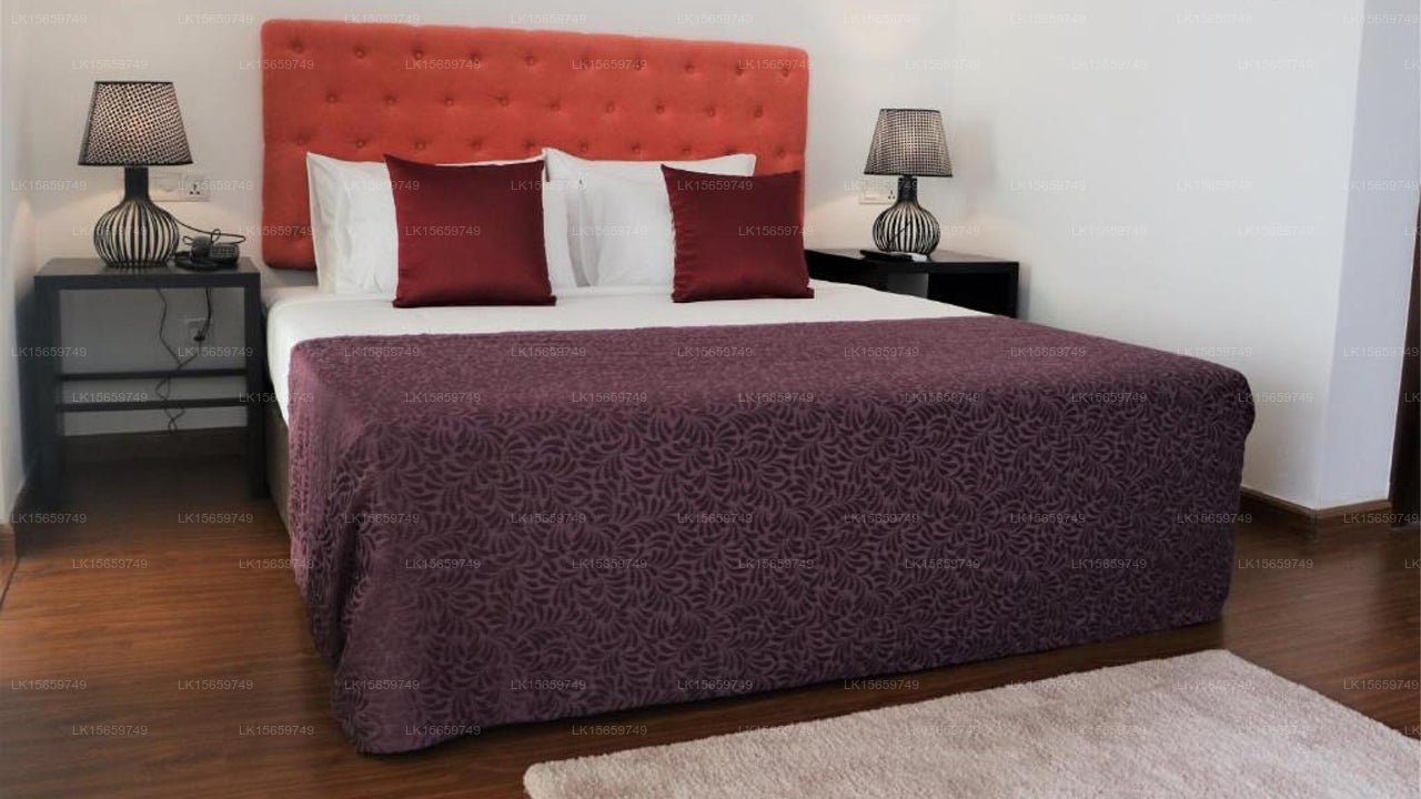 Daffodils Beach, Negombo