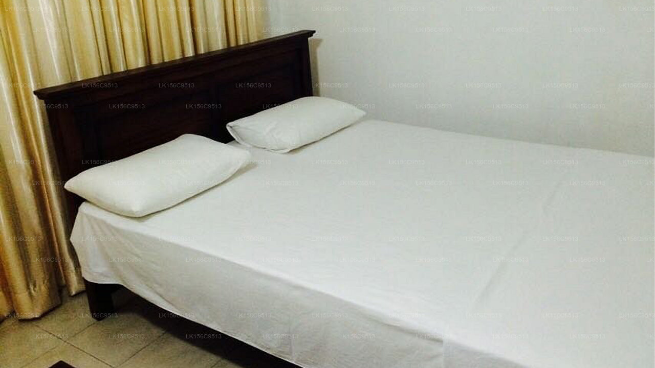 Sleep cheap hostel, Negombo
