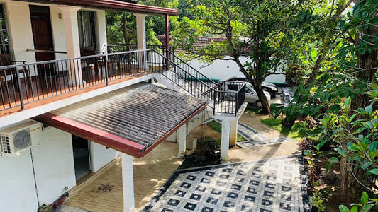 Man Guest, Polonnaruwa