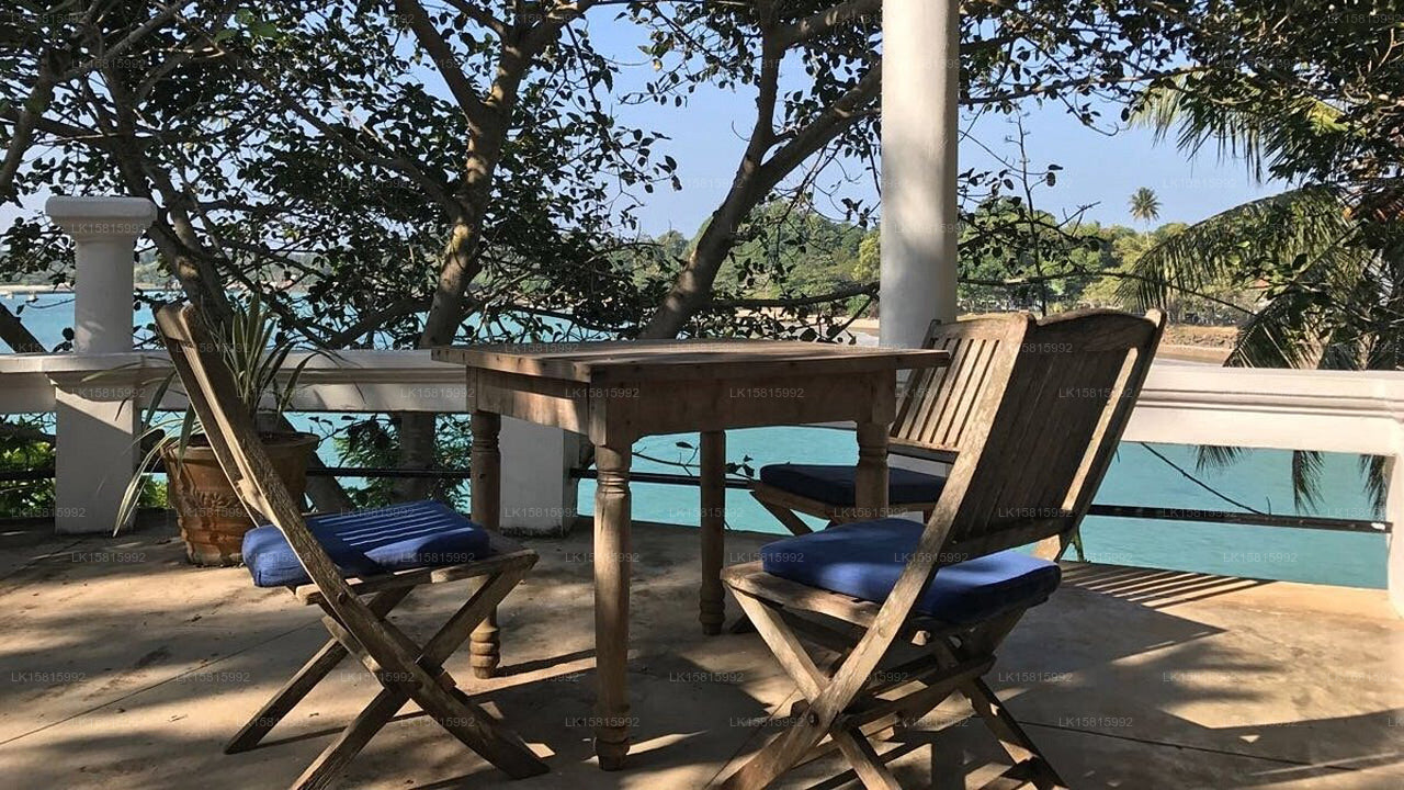 Taprobane Island, Weligama