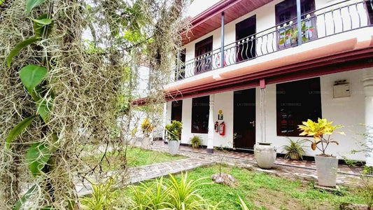 Dinu Lanka Resort, Katunayake