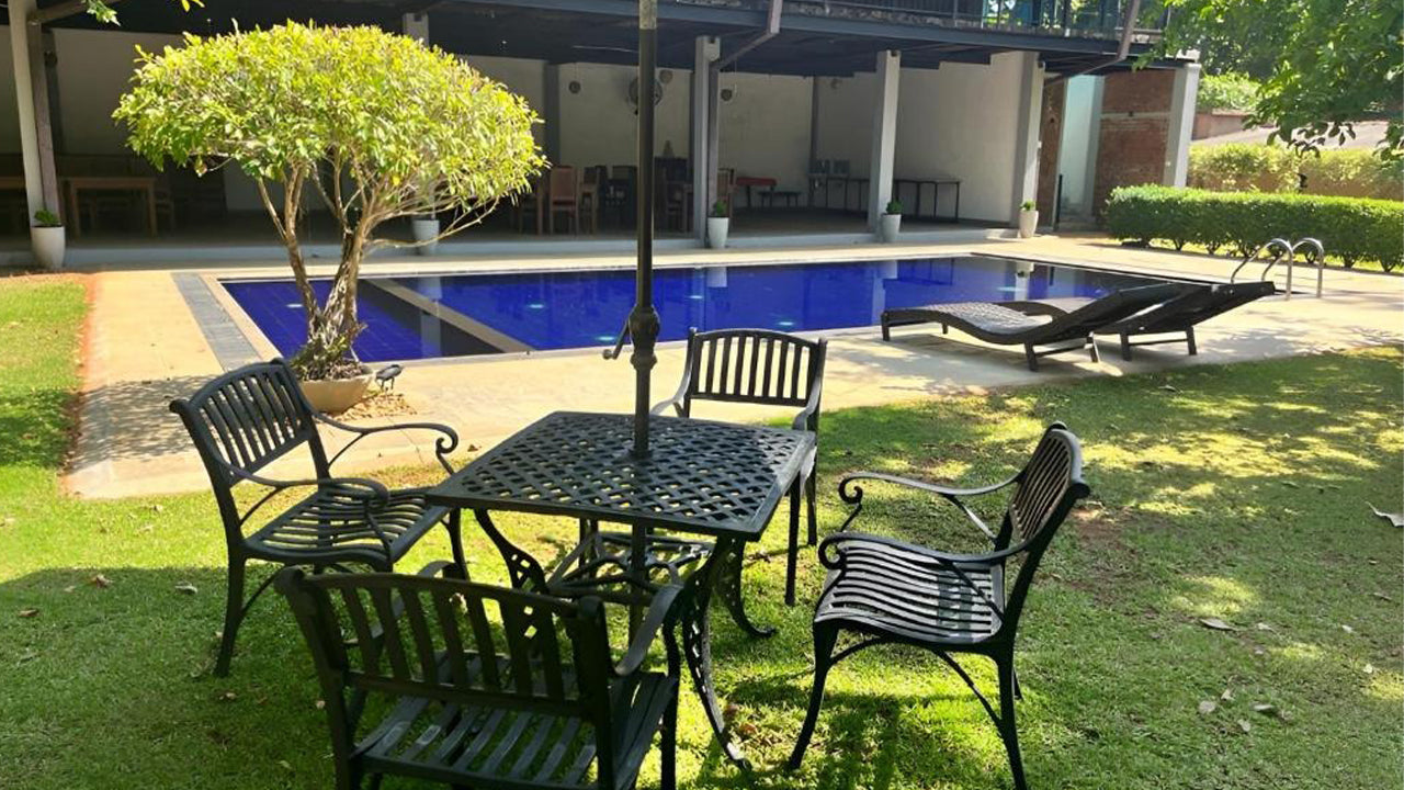 Honey Tree, Polonnaruwa