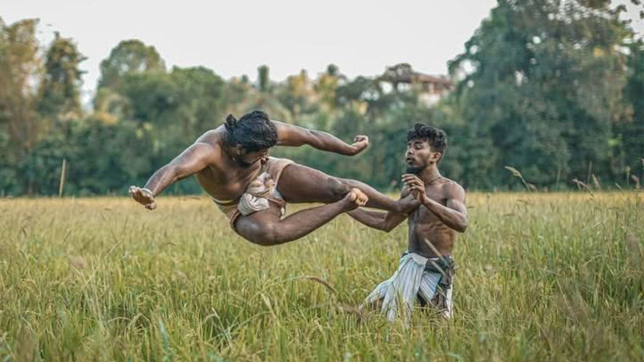 来自哈巴拉娜的 Rana Bera 的 Angampora 表演