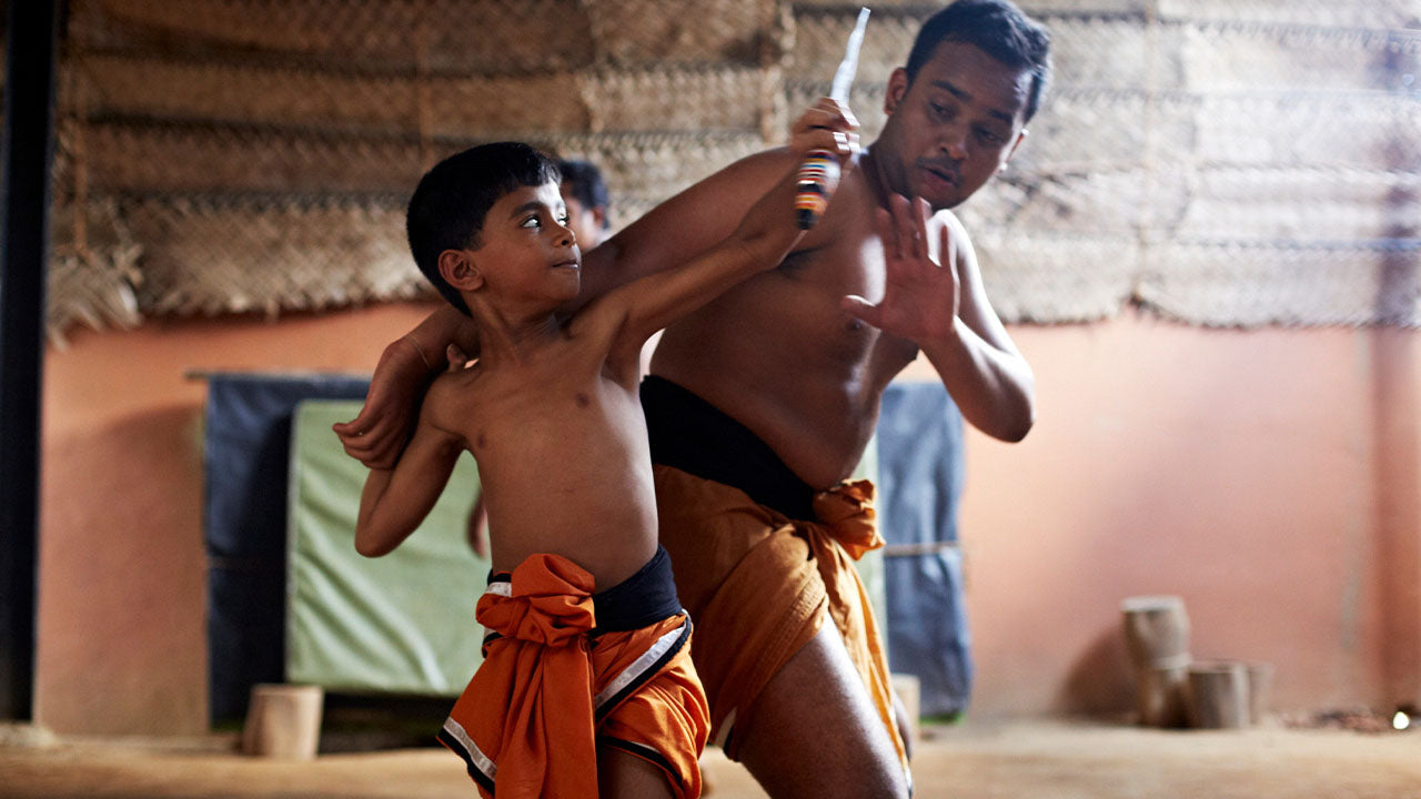 来自哈巴拉娜的 Rana Bera 的 Angampora 表演