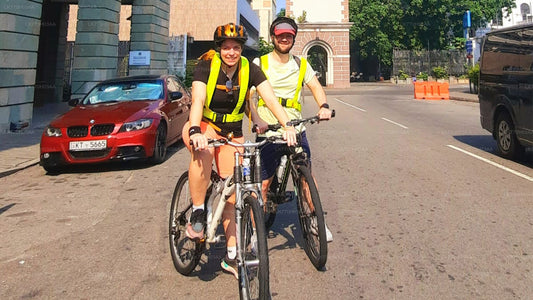 骑自行车游览科伦坡市区亮点