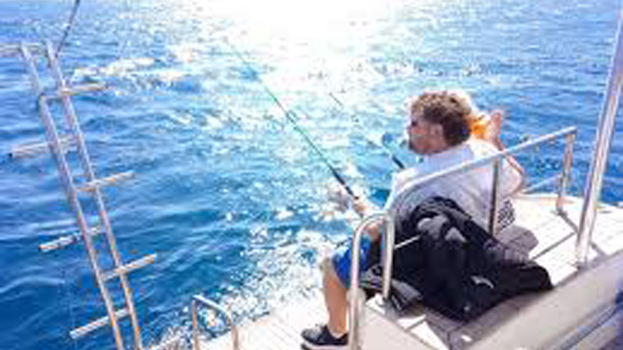 从米瑞莎出发的过夜钓鱼游船之旅