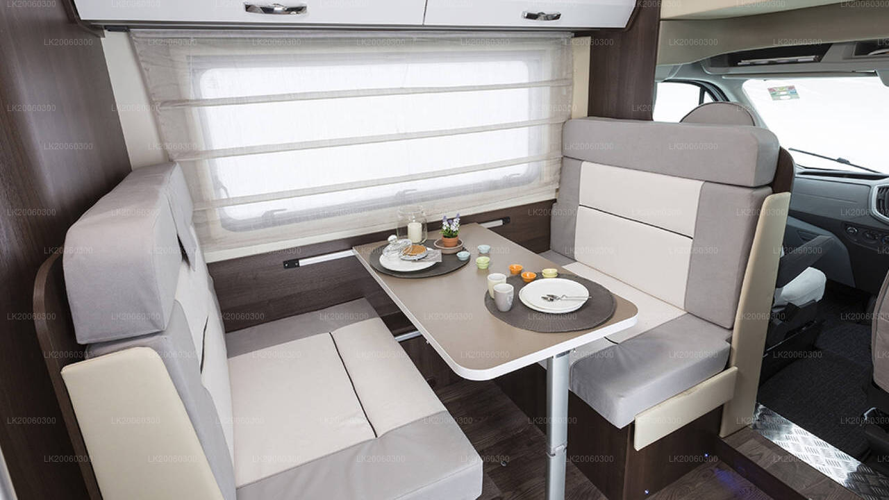 专车接送的房车租赁（Roller Team-Zefiro 690G）