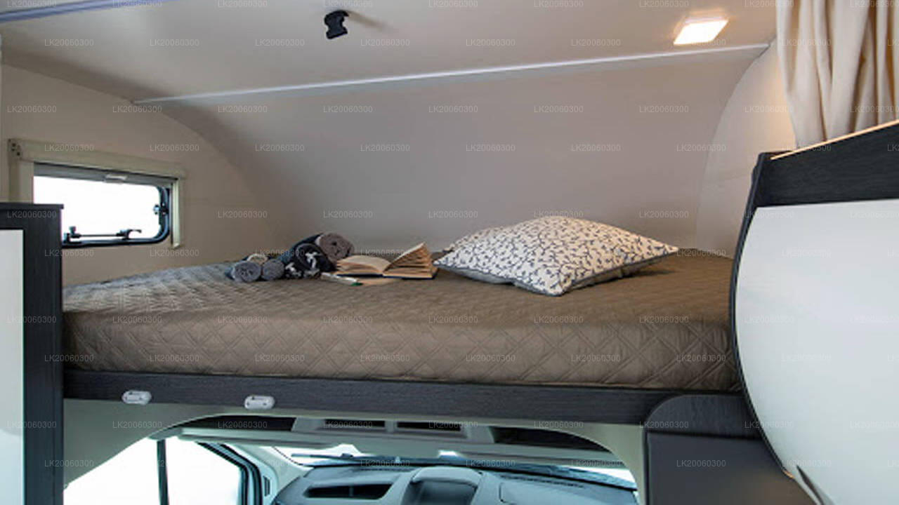 专车接送的房车租赁（Roller Team-Zefiro 690G）