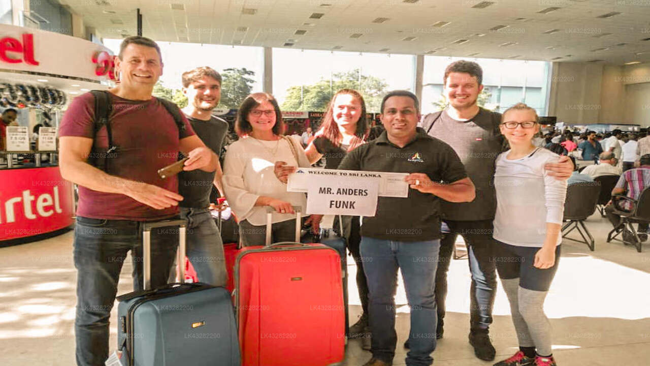 Transfer between Colombo Airport (CMB) and Elysium, Galle