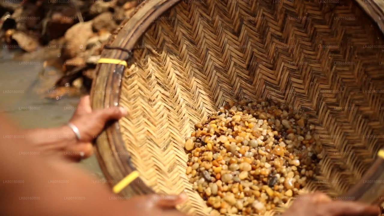 从卡卢特勒探索拉特纳普勒的宝石矿