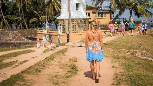 与当地人一起漫步加勒堡