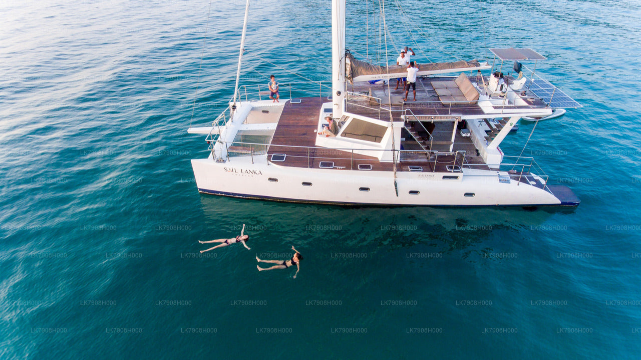 从米瑞莎出发的过夜帆船游轮假期