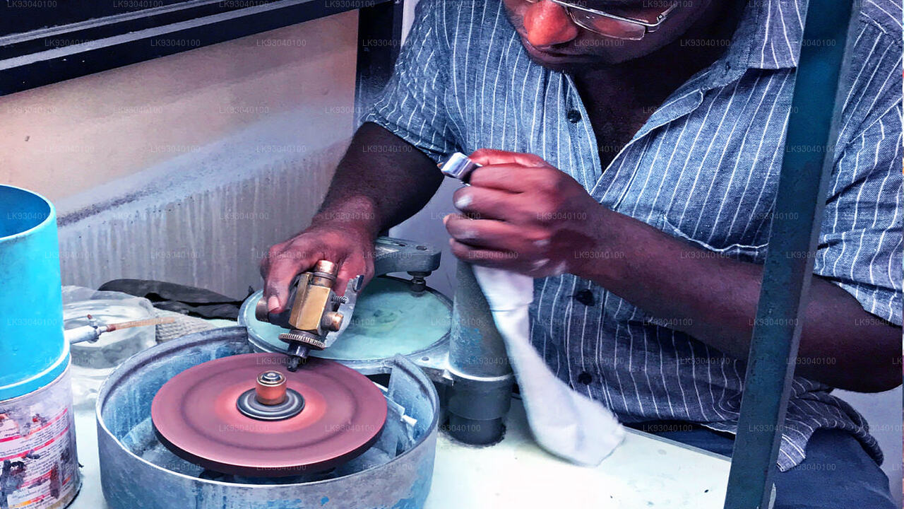 韦利格默 (Weligama) 宝石和珠宝工作坊